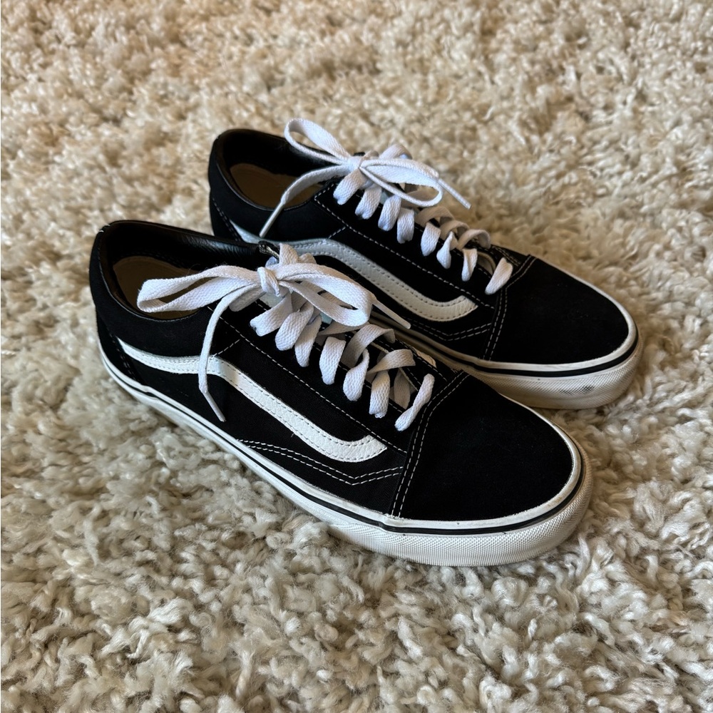 Vans “Old Skool” Classic Shoes